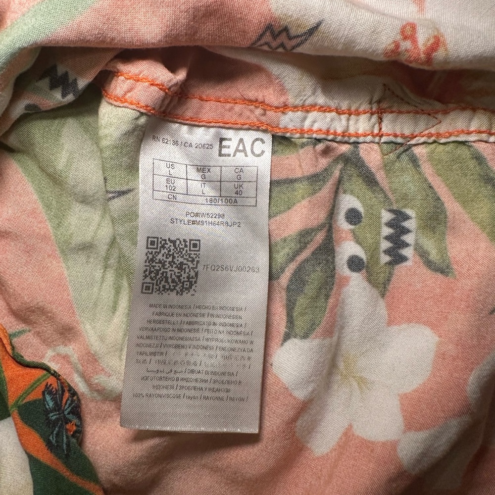 Guess X J Balvin Button Up Size Large - image 5